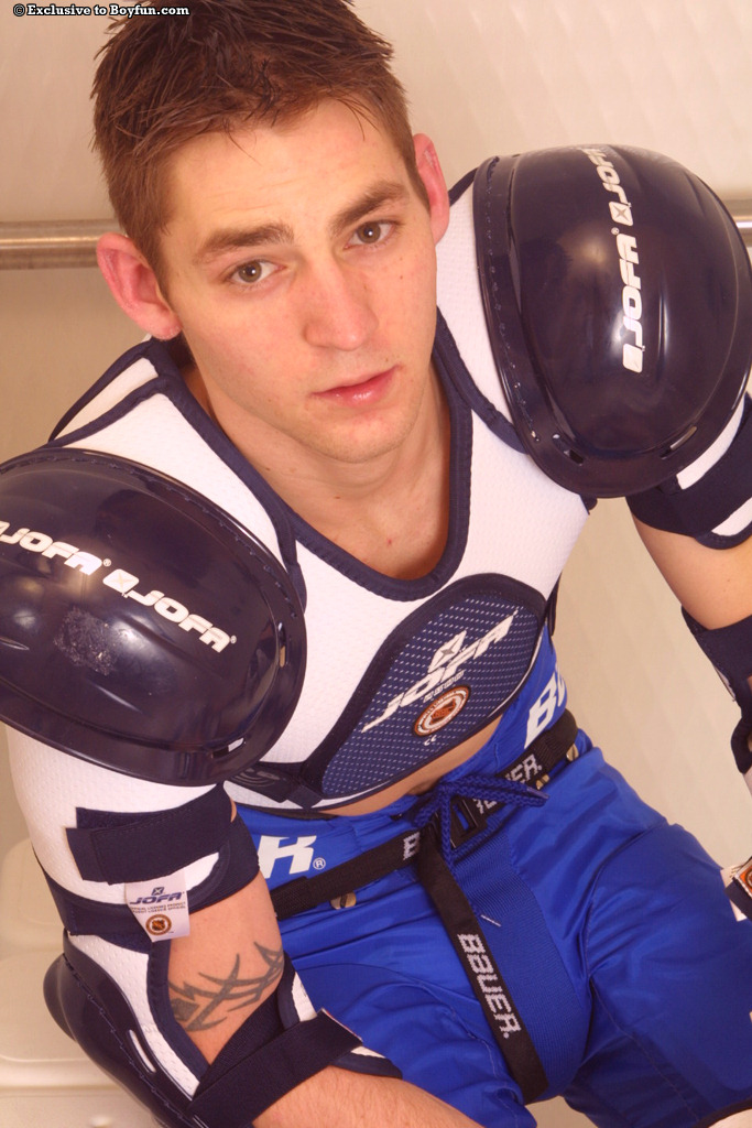 Athletic stud Seth 4 takes off his sports uniform & jerks off in the bathroom  