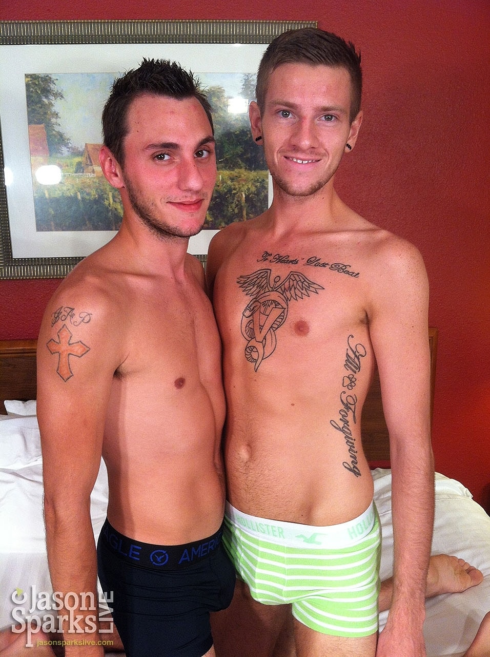 Slight tattooed gay lovers Elliott Vance & Lucas Slade French kiss & fuck  
